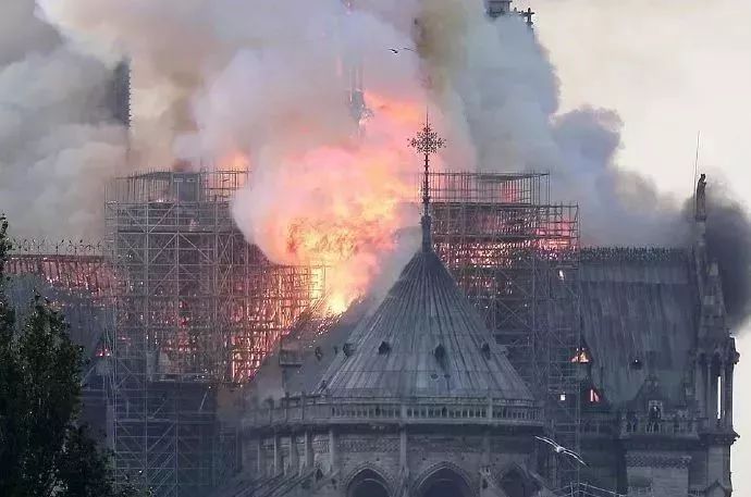 C6BE03A711B3065E61F6F0AC46266C1823784C30_size51_w690_h457.jp